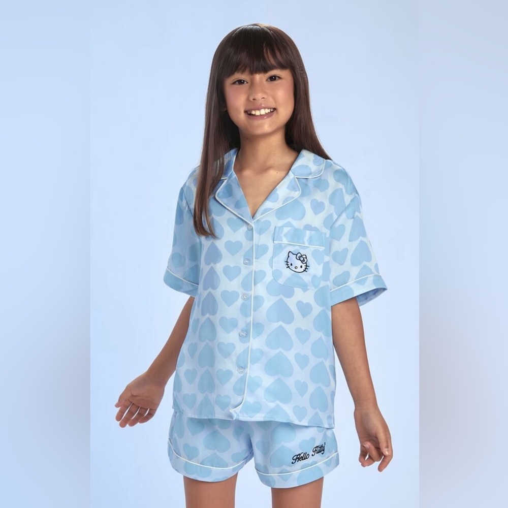 New Hello Kitty Limited Edition Heart Print pajama set for Girls Size 5/6